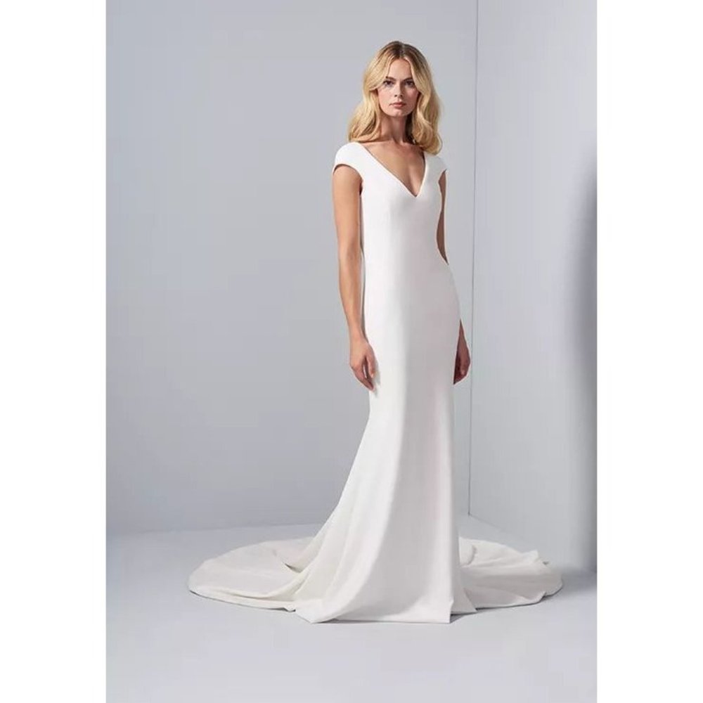 Allison Webb Aimee 42008 Wedding Gown Size 10 Crepe NEW